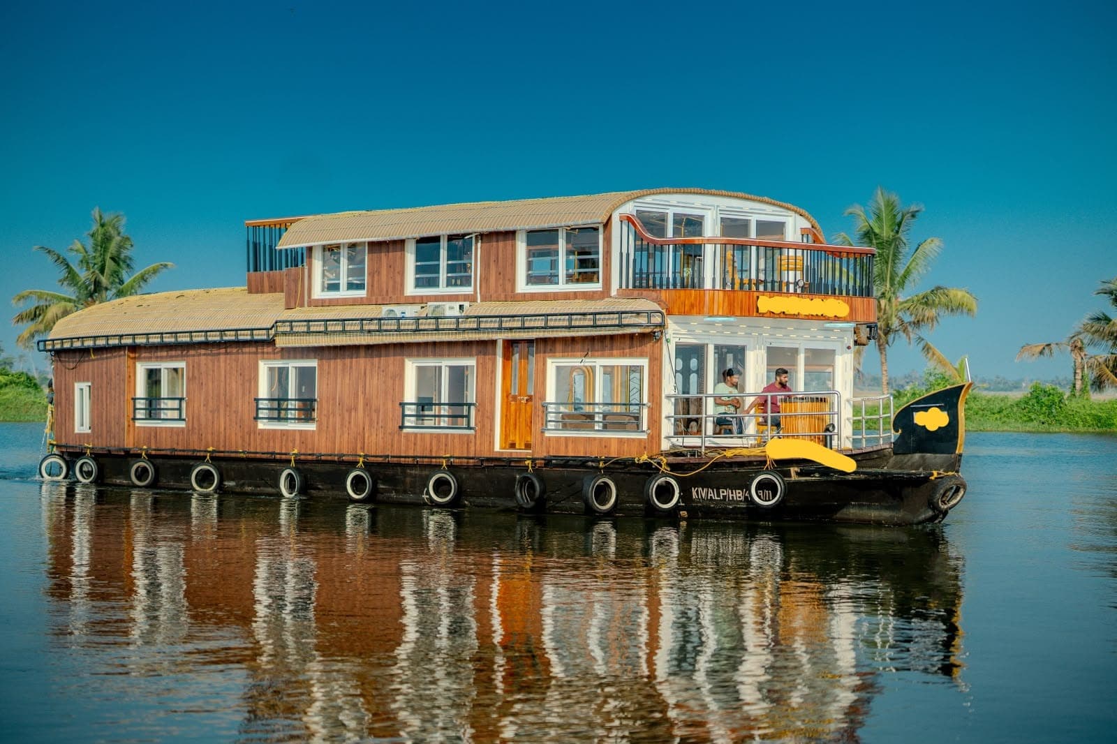 3 Bed Houseboat