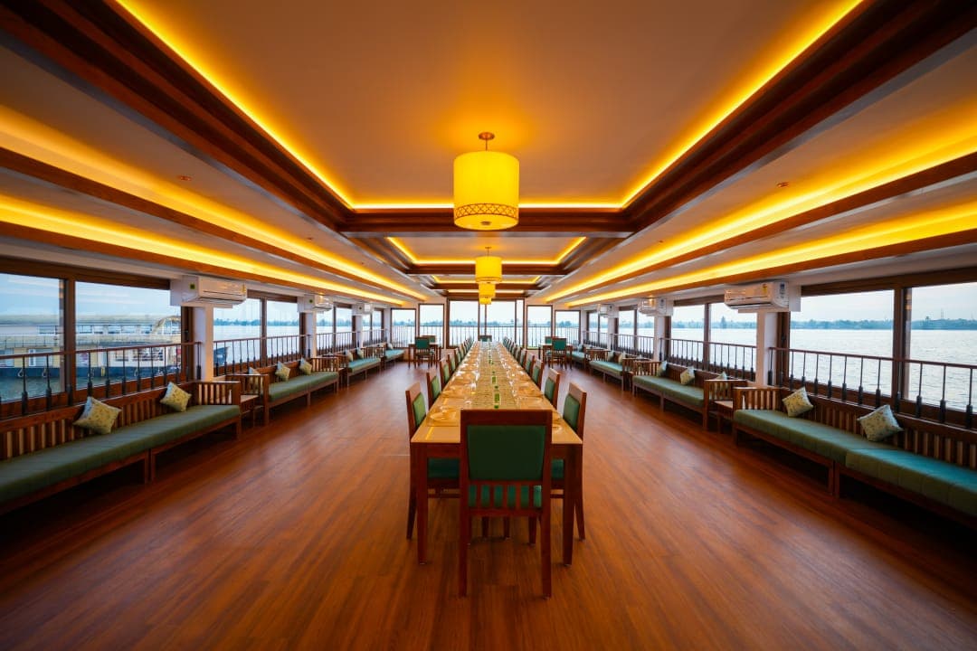 Sharing houseboat exterior view